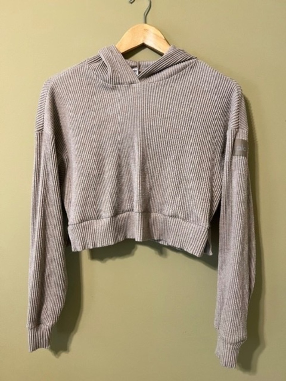 Alo Yoga Muse Cropped Tan Hoodie Ribbed Knit Pullover Athleisure - Size Small